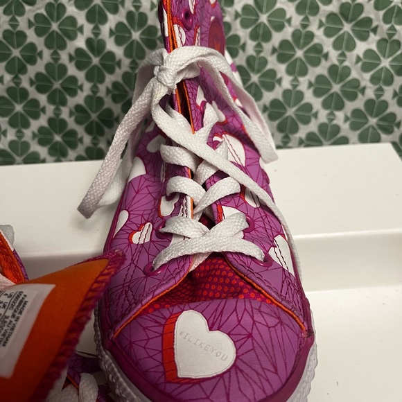 NWOT Girls Converse Chuck Taylor All Star High Topss - Picture 4 of 8